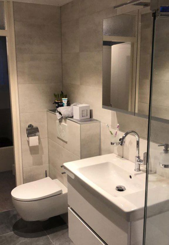 Renovatie badkamer Hoorn - wastafel Renovatie badkamer Hoorn